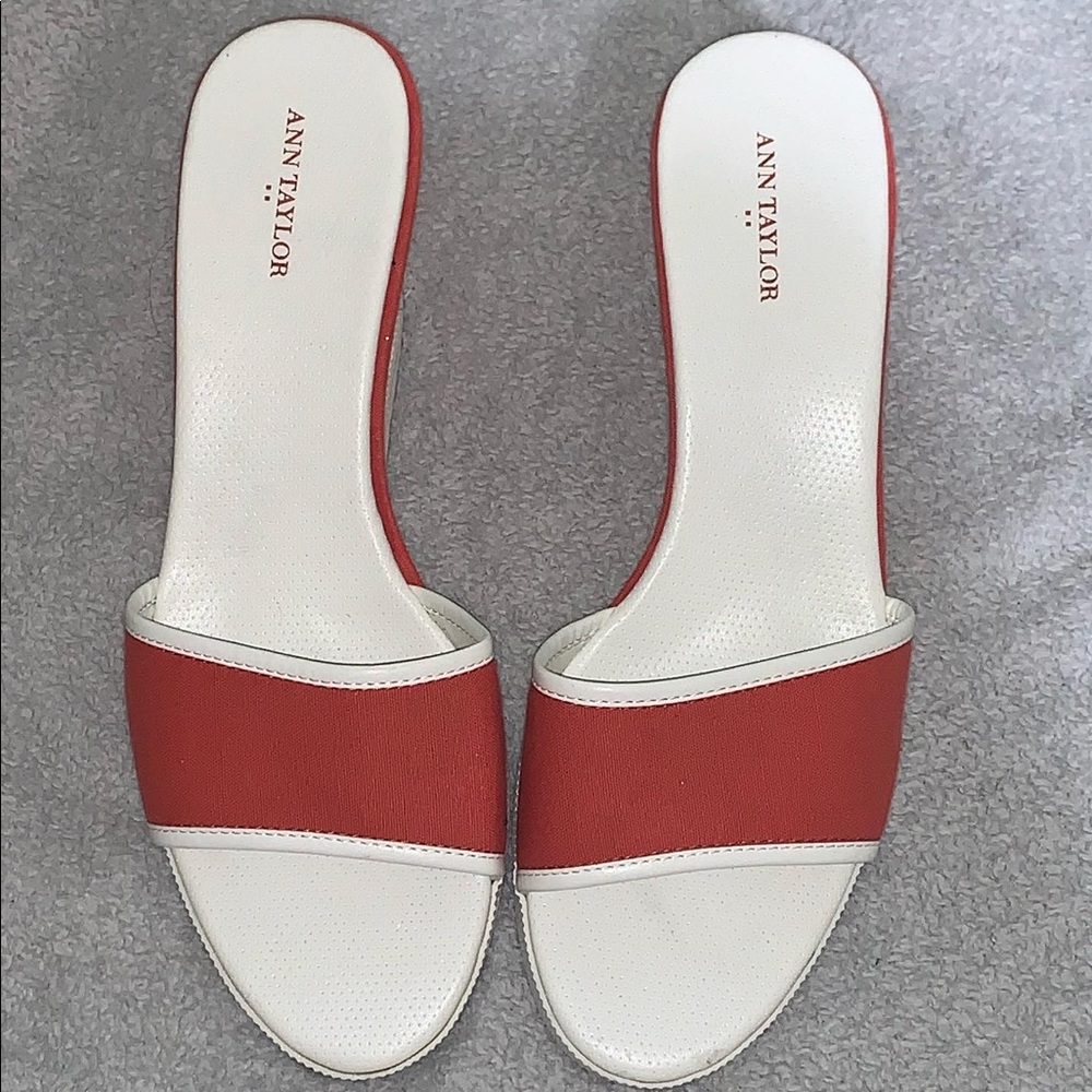 Ann Taylor Wedges size 9 NWOT